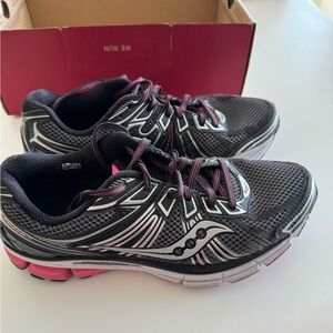 Women’s Saucony Omni 13 Running Shoes size 8.5 Medium